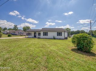 102 Love Dr, Harriman, TN 37748