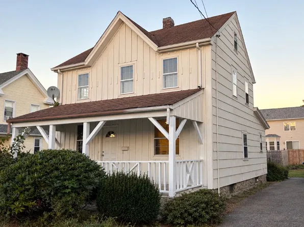 29 Fairfield Pl, Fairfield, CT 06824
