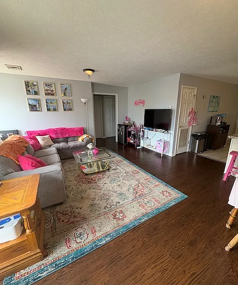 420 Sir Keegan Way — Photo 2