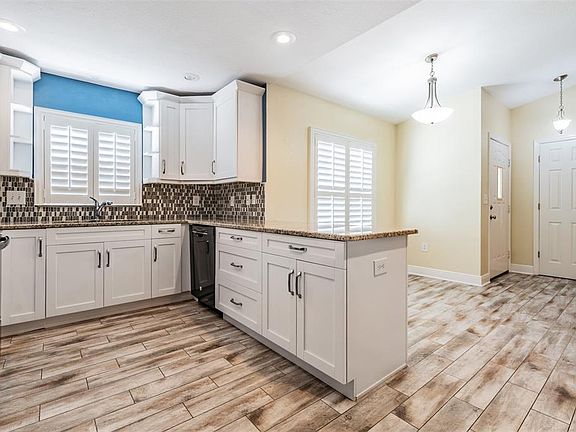 3rd image of 29307R Schinnecock Hills Ln