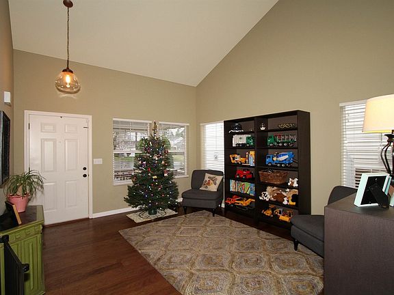 4th image of 24208 SE 14th Ct