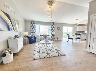 1377 Swordleaf Ln, Sun Prairie, WI 53590