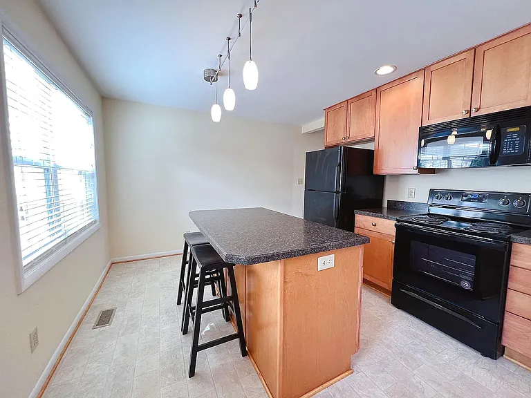 900 Athens Dr #D — Photo 6
