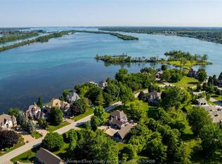 399 Crystal Bay Dr, Amherstburg, ON N9V 4A7