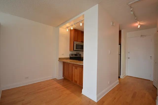 1 bed, 500 sqft, $1,975 — Photo 3