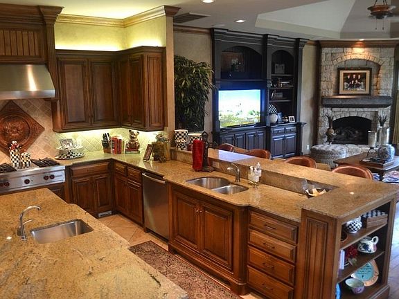 4th image of 18700 Otter Creek Dr