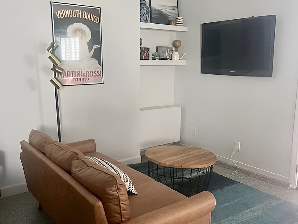 1st image of 1526 Downs St