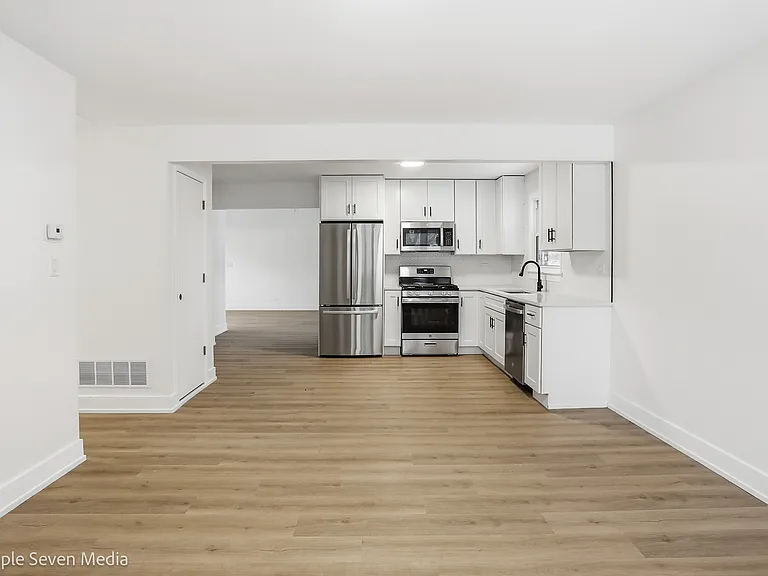 6135 Birmingham St — Photo 7
