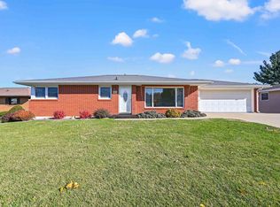 2734 Linda Ct, Dubuque, IA 52001