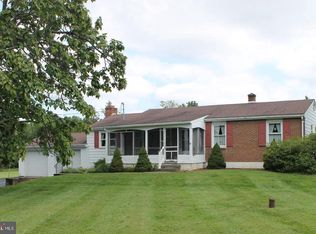 710 Deerwood Ln, Quakertown, PA 18951