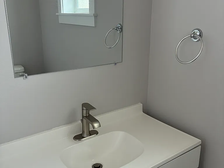 413 Trustee St SW #C — Photo 5