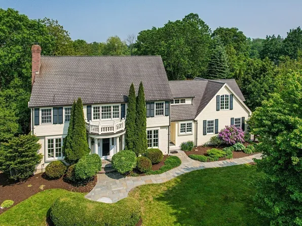 32 Lovers Ln, Southborough, MA 01772