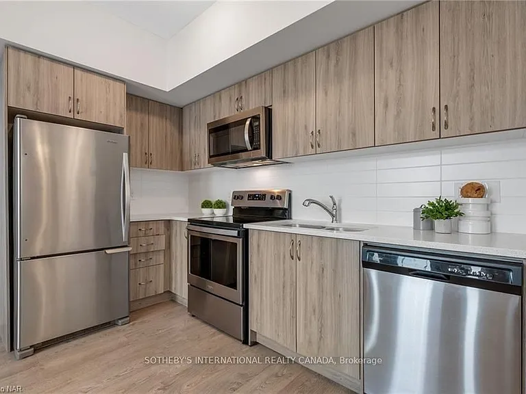 218 Law Dr — Photo 6