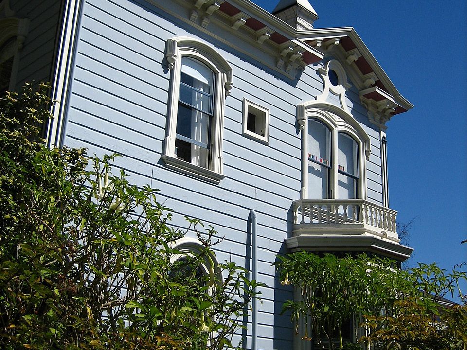 side of house on Chestnut