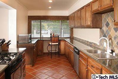 3rd image of 5945 Hillview Park Ave