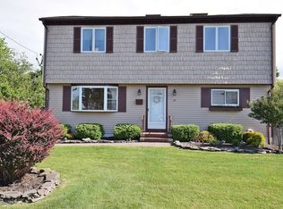 19 Elgin Rd, Amityville, NY 11701