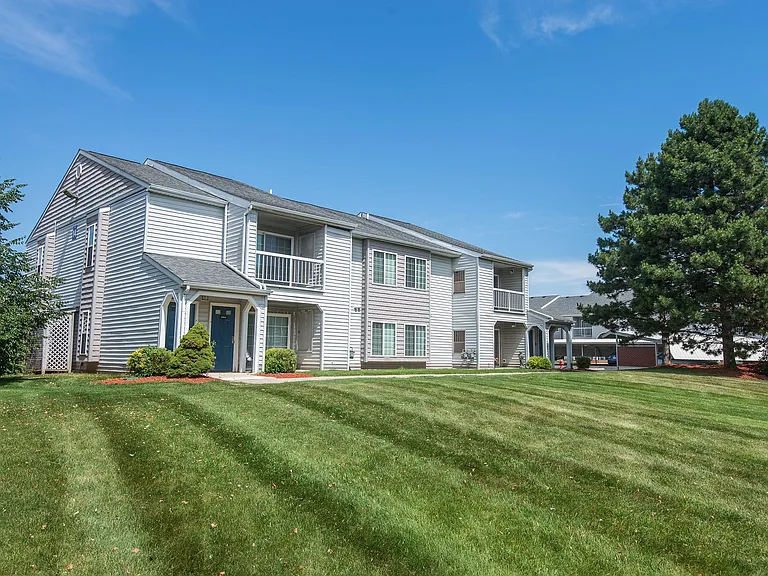 Meadowbrook Village — Photo 6