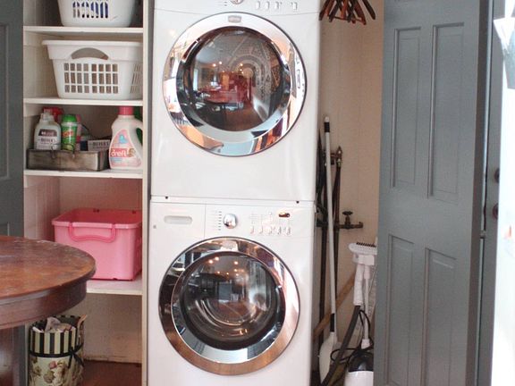 1st floor, concealed laundry