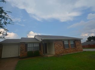 7825 Val Verde Dr, Fort Worth, TX 76133
