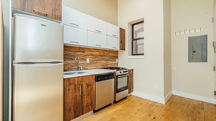 Rented by Nooklyn NYC LLC | media 6