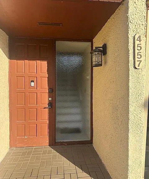 4557 Luxemburg Ct — Photo 1