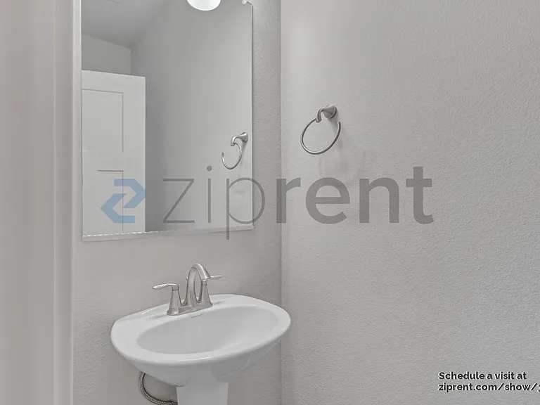 6460 N 89th Ave — Photo 12