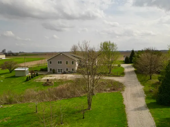 824 E 1800 North Rd, Taylorville, IL 62568