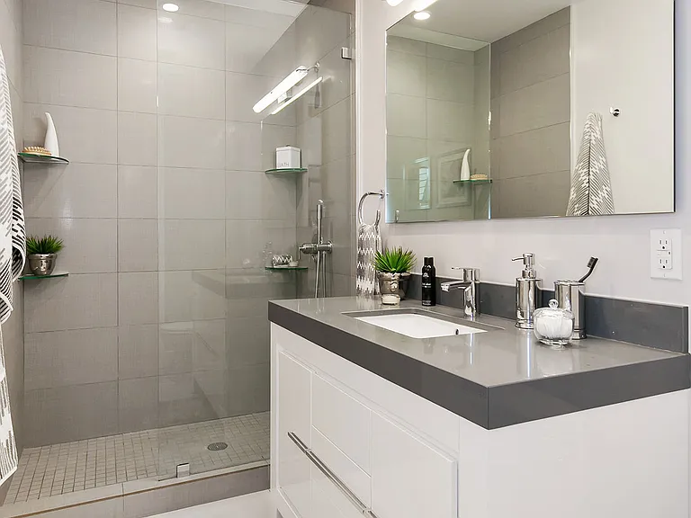 1082 S Van Ness Ave #1082 — Photo 17