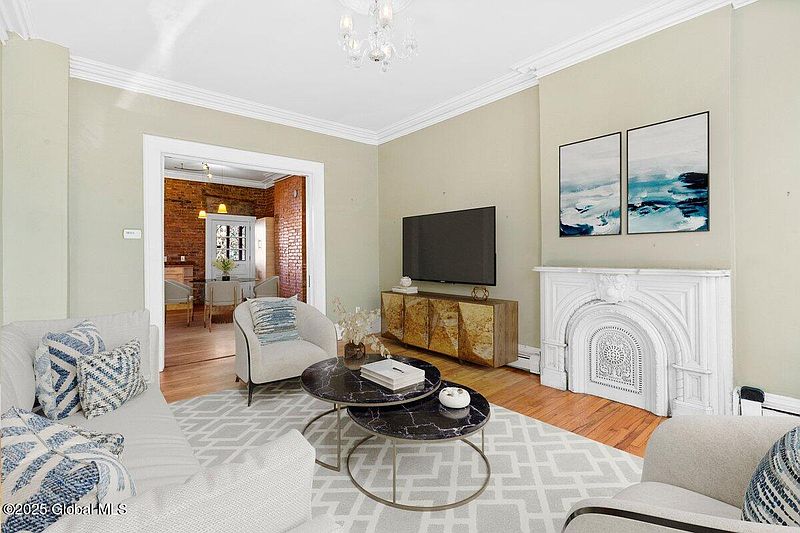5th image of 343 Hamilton Street