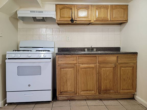 4th image of 66-09 Almeda Ave #1