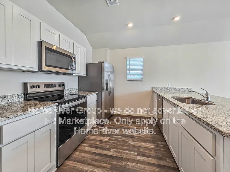 605 Jameson St — Photo 5