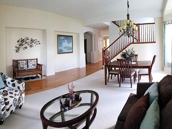 Formal Dining/Living Room