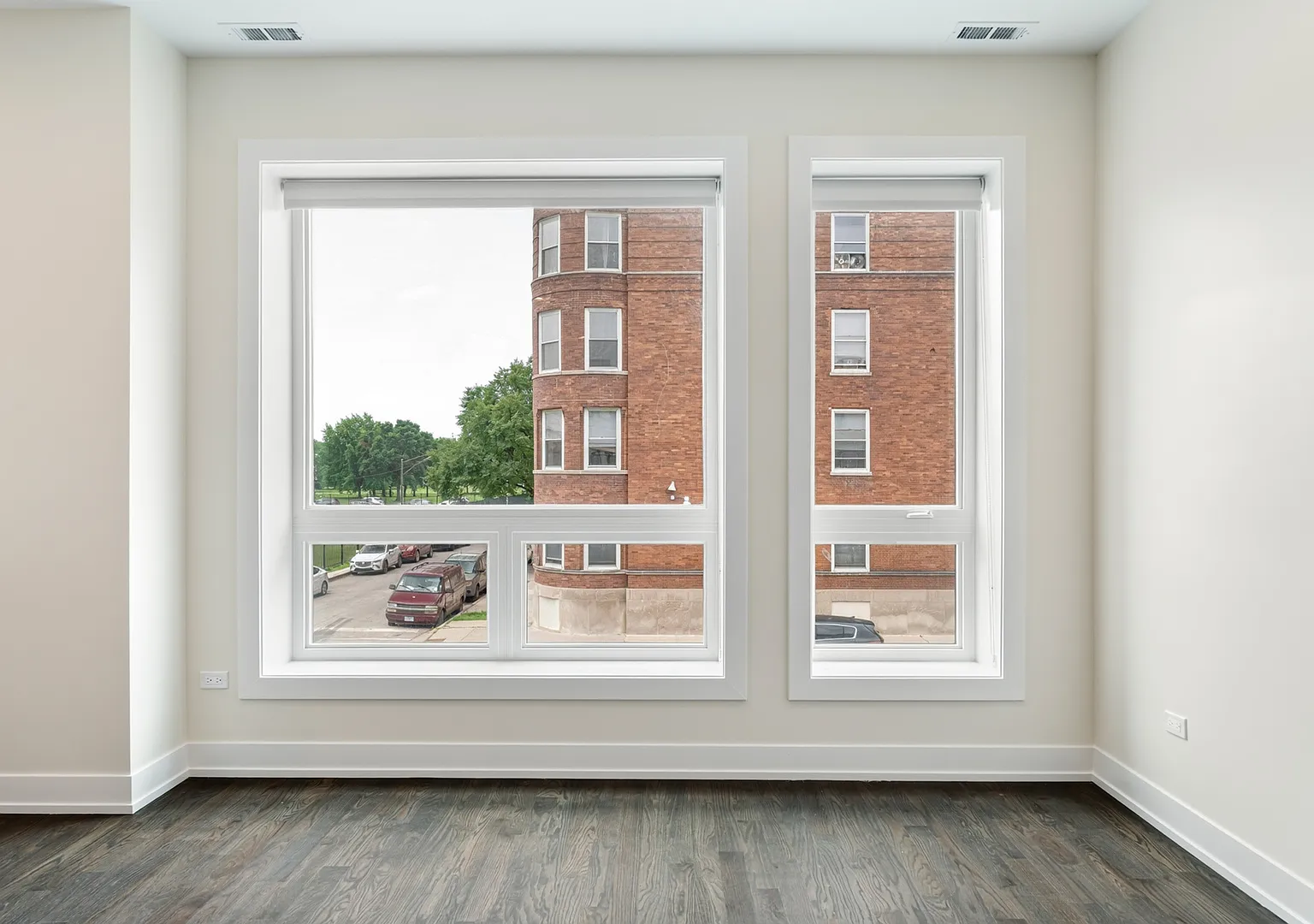 3 bed, $2,700 — Photo 2