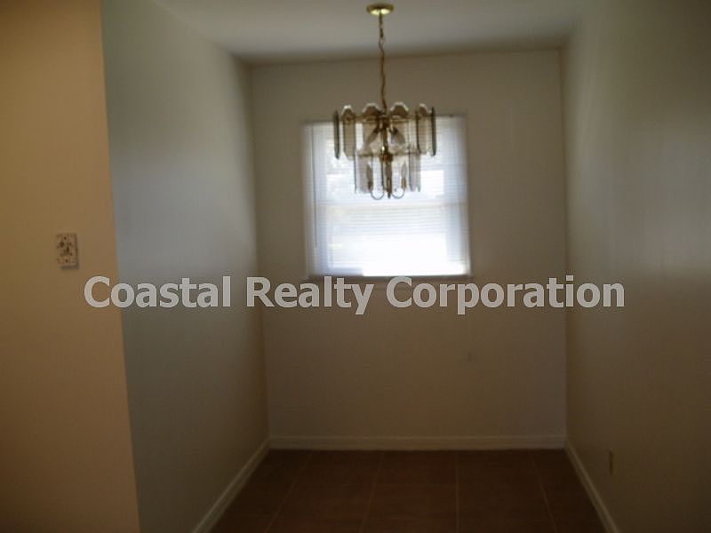 2nd image of 37 Silva Dr NW