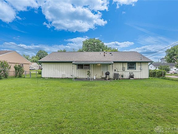 3rd image of 1138 Carman Ave