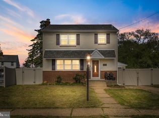 805 Delaware Ave, Riverside, NJ 08075