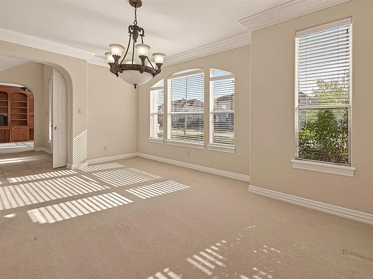 2210 Bywater Dr — Photo 13