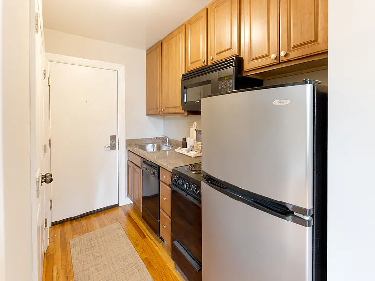 2046 N. Orleans — Photo 16