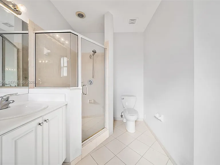 3641 NE 4th St — Photo 24