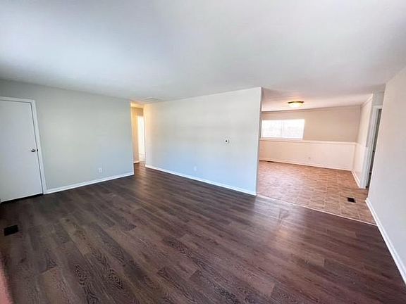 4th image of 3914 Maurine Ct
