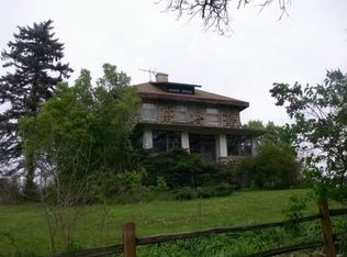 W349S3390 Waterville Rd, Oconomowoc, WI 53066