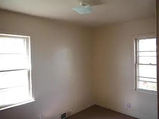 559 W 200 N — Photo 4