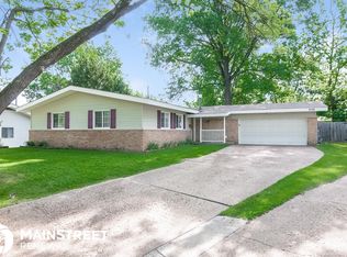 640 Hargrove Ln, Florissant, MO 63033