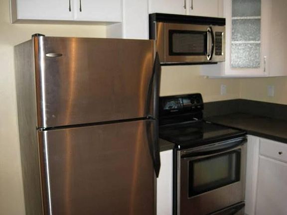 4th image of 5550 Adelaide Ave Unit 10
