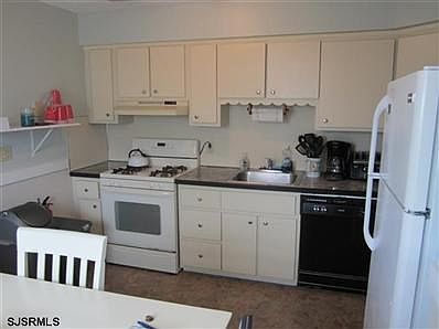 3rd image of 13 36th St #56