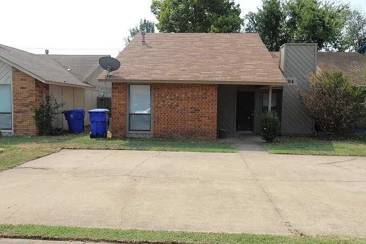 2 bed, 1000 sqft, $850 — Photo 1