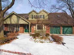 635 S County Line Rd, Hinsdale, IL 60521