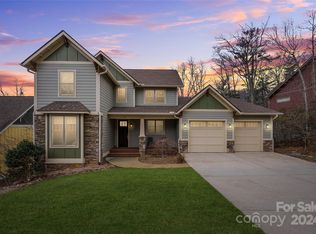 12 Old Bridge Cir, Fairview, NC 28730