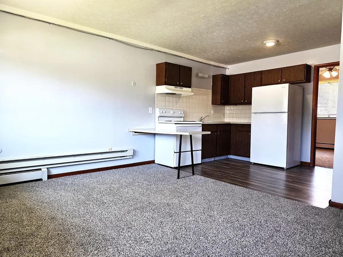 Unit Photo - 2547 Manchester Rd #5
