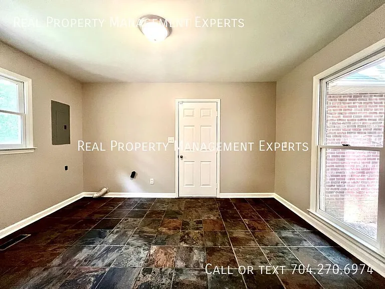 9024 Highland Creek Pkwy — Photo 15
